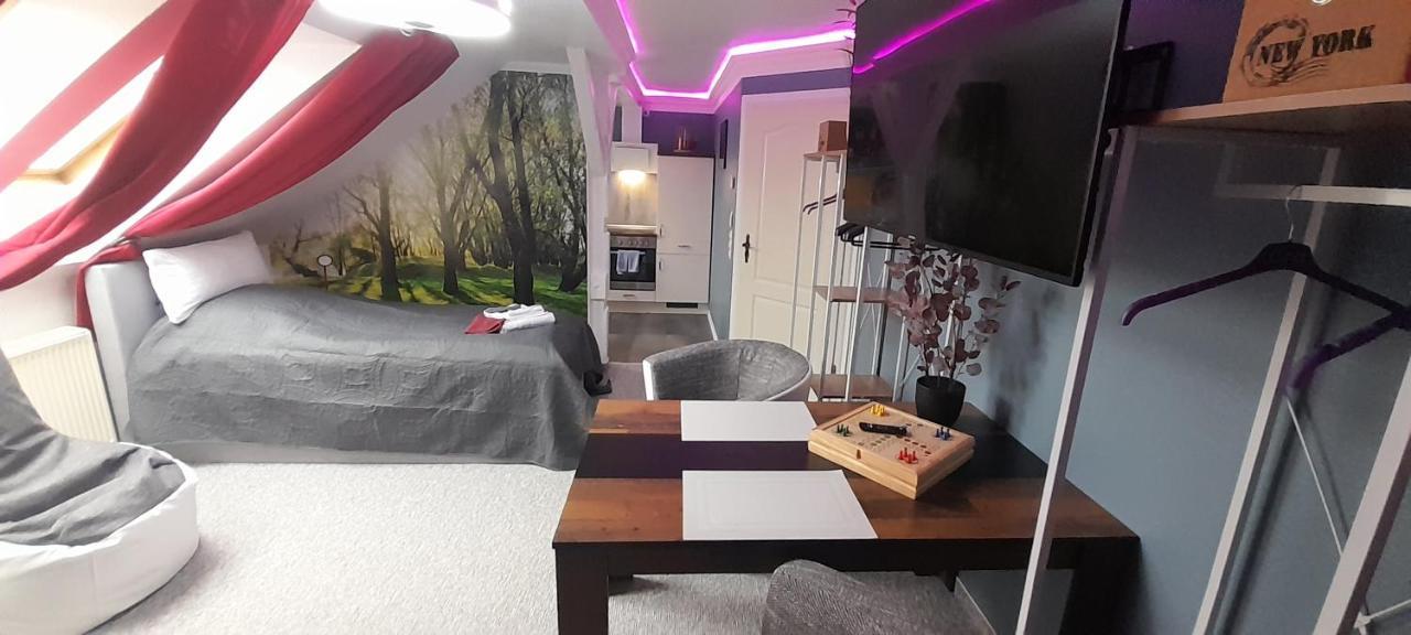 Best-Preis -Vip Lounge- Mit Netflix, Self-Check-In, Ebike Ladestation, Fahrradraum, Wlan Und Netflix - Direkt Am Elberadweg Im Herzen Von فيتينبيرغ المظهر الخارجي الصورة
